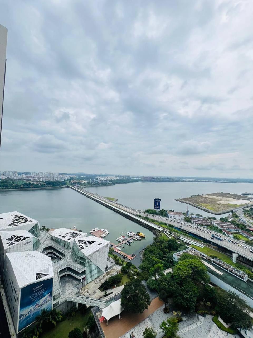 R&F Princess Cove At Anju Johor Bahru Exteriör bild